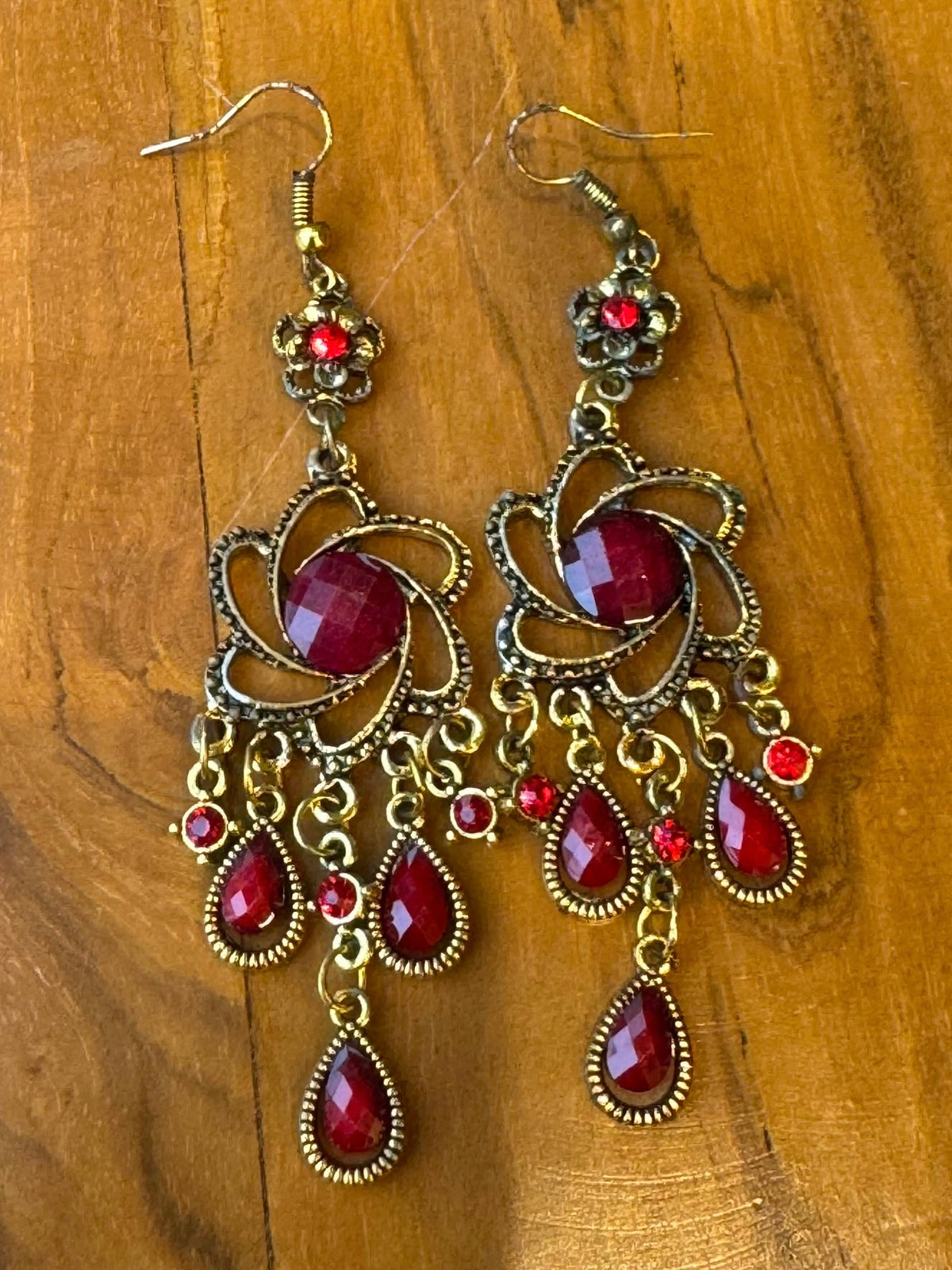 vintage earrings (red)